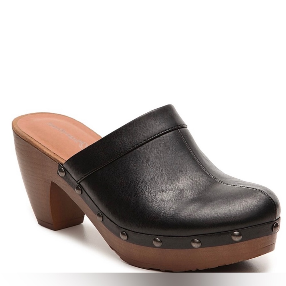 BareTraps Sakira Platform Clog
